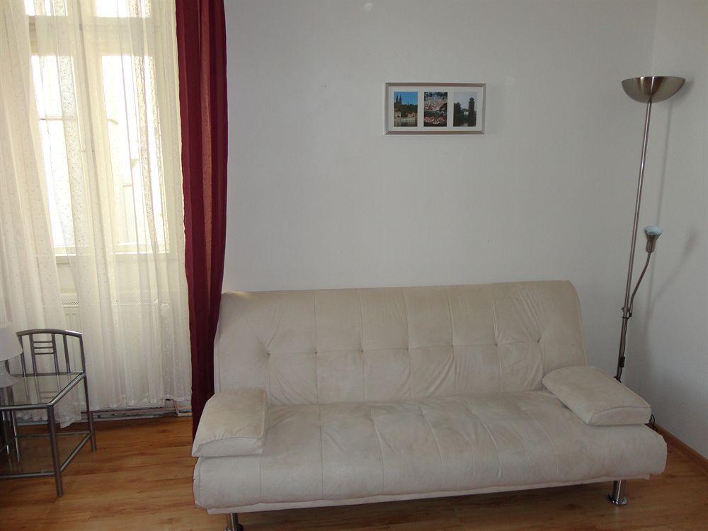 Pension Tara Praag Buitenkant foto