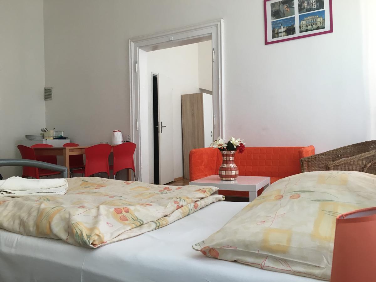 Pension Tara Praag Buitenkant foto