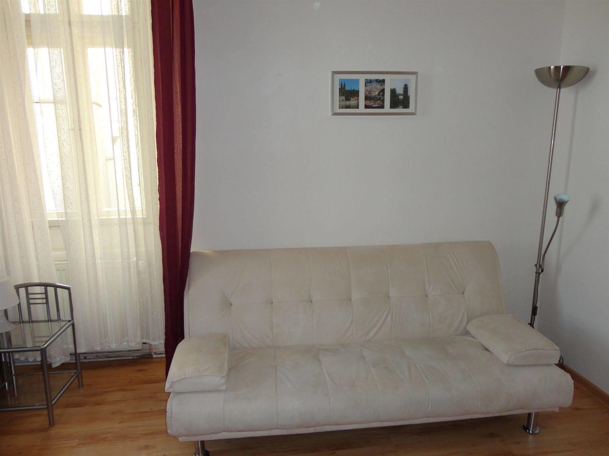 Pension Tara Praag Buitenkant foto
