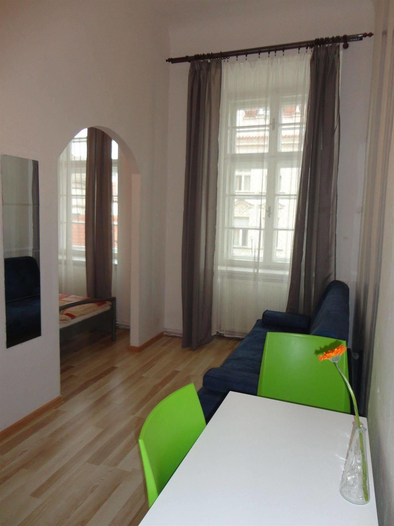Pension Tara Praag Buitenkant foto