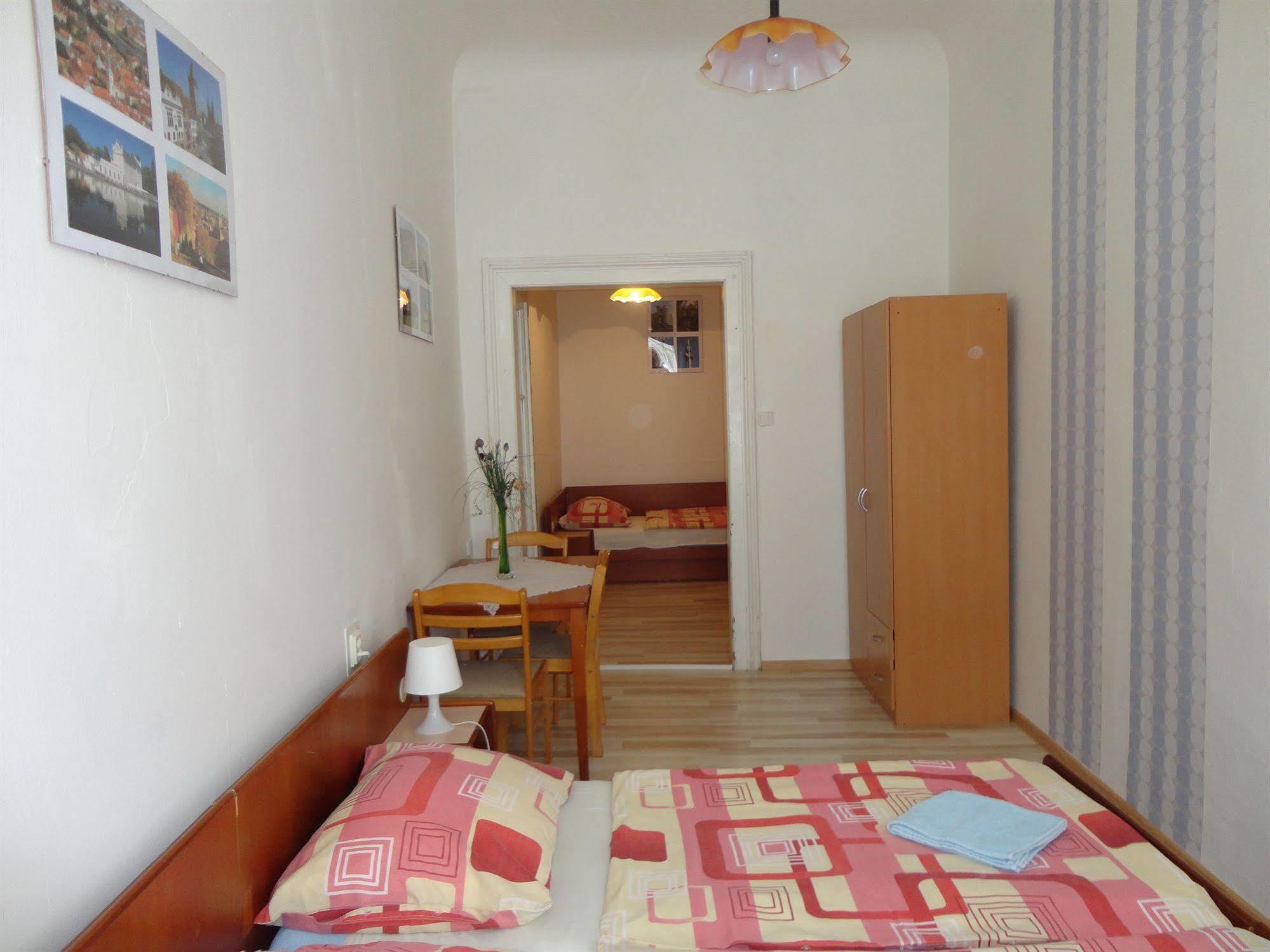 Pension Tara Praag Buitenkant foto