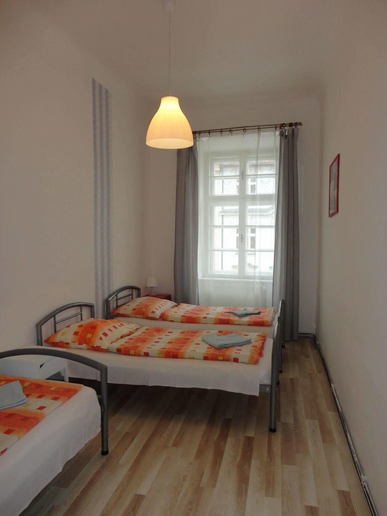 Pension Tara Praag Buitenkant foto