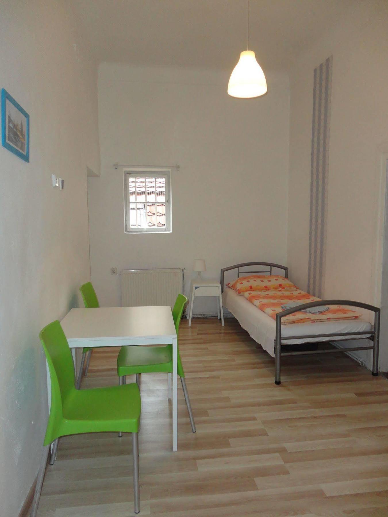 Pension Tara Praag Buitenkant foto