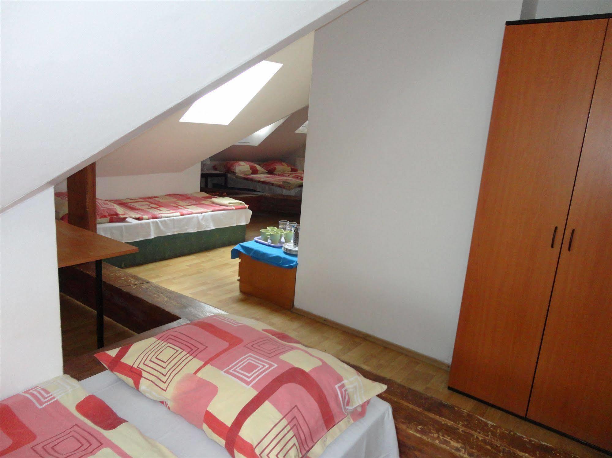 Pension Tara Praag Buitenkant foto