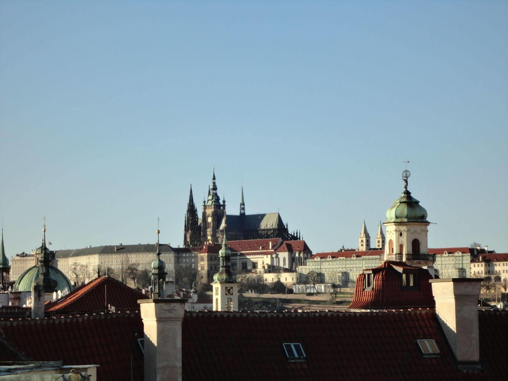 Pension Tara Praag Buitenkant foto