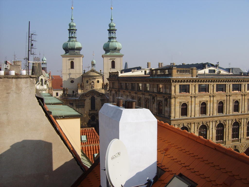 Pension Tara Praag Buitenkant foto