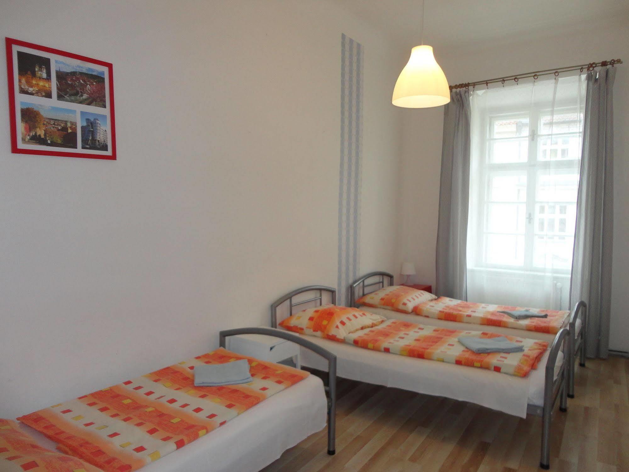 Pension Tara Praag Buitenkant foto